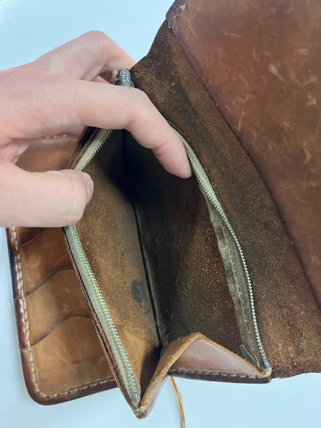 고로스 새들레더 다크 브라운 콘초 장지갑 상품이미지6
