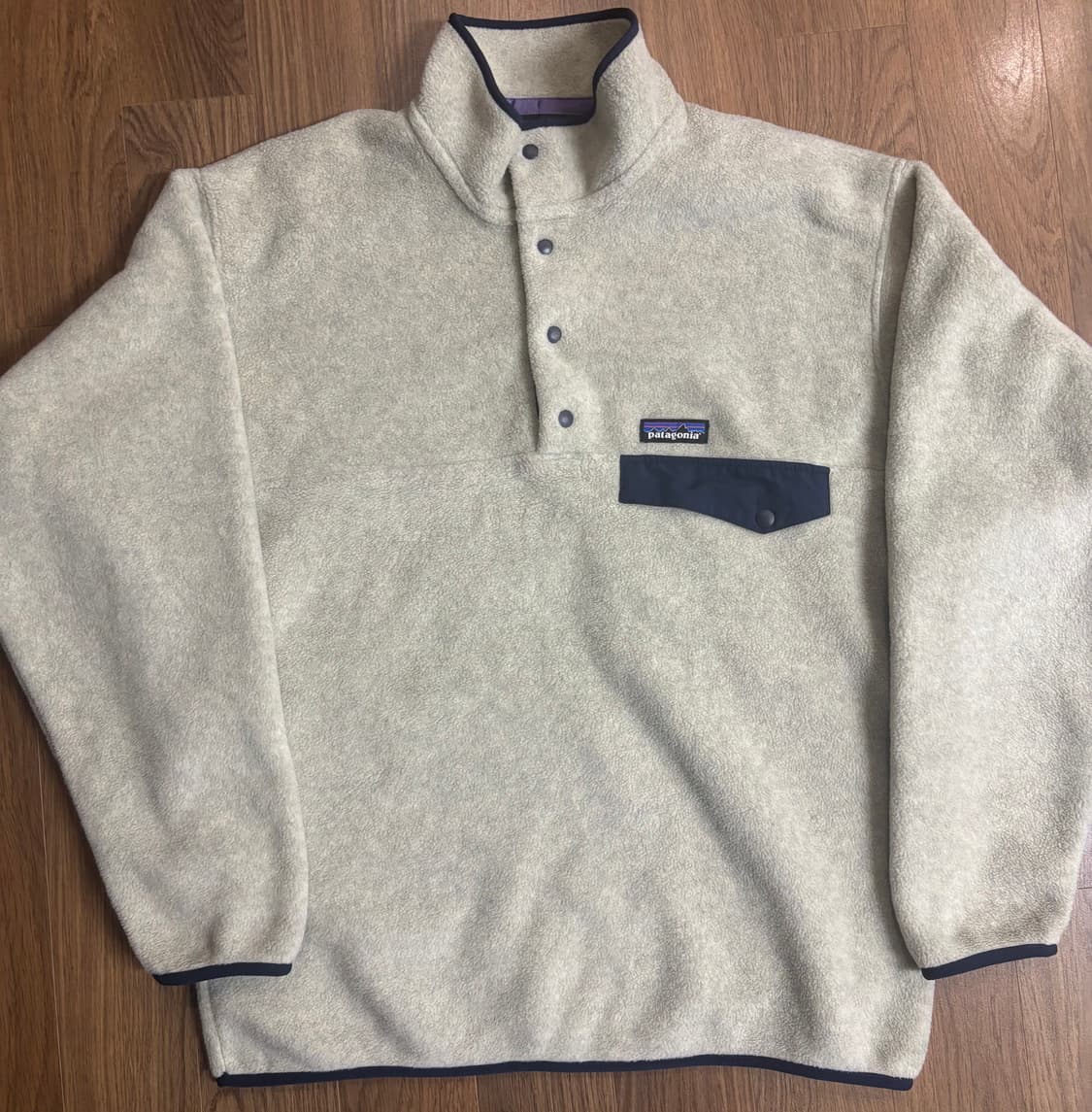 파타고니아 헤비웨이트 신칠라 오트밀 M사이즈 판매합니다. 상품이미지6