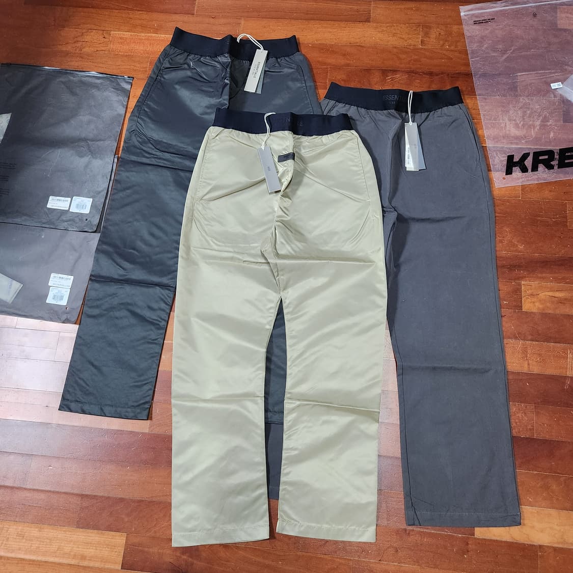 피어오브갓 에센셜 릴랙스드 나일론 트랙 팬츠 블랙 상품이미지6