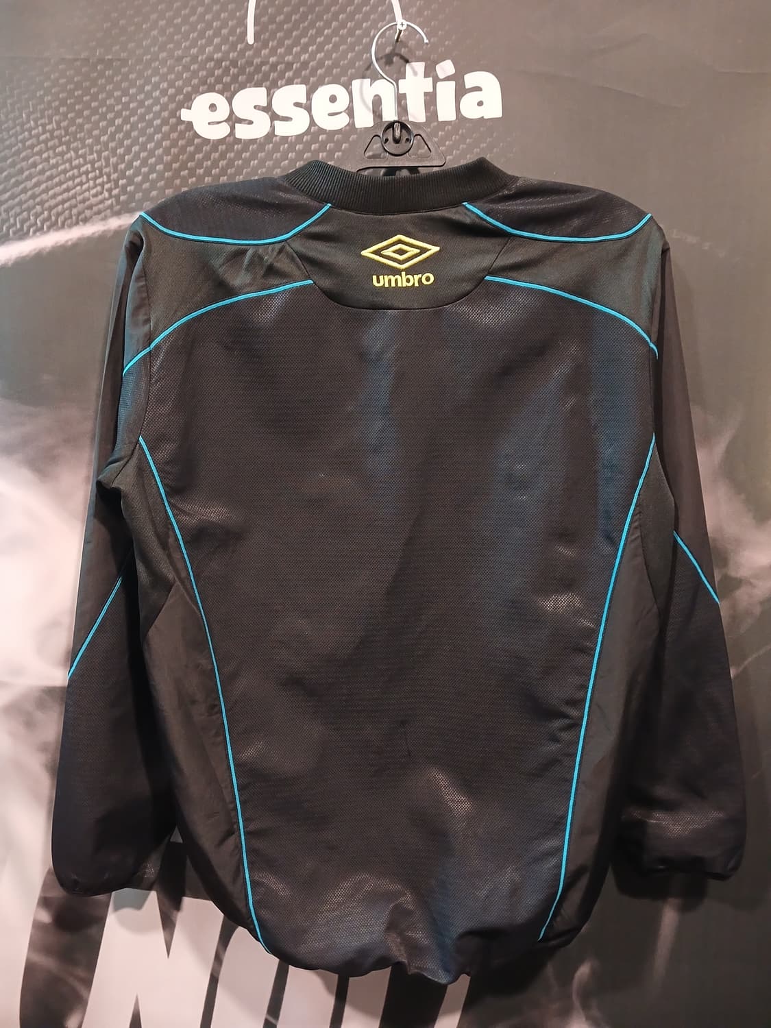 엄브로 바람막이 웜업 상품이미지4