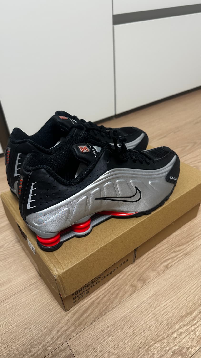 나이키 샥스 R4 메탈릭 실버 레드 265 상품이미지2