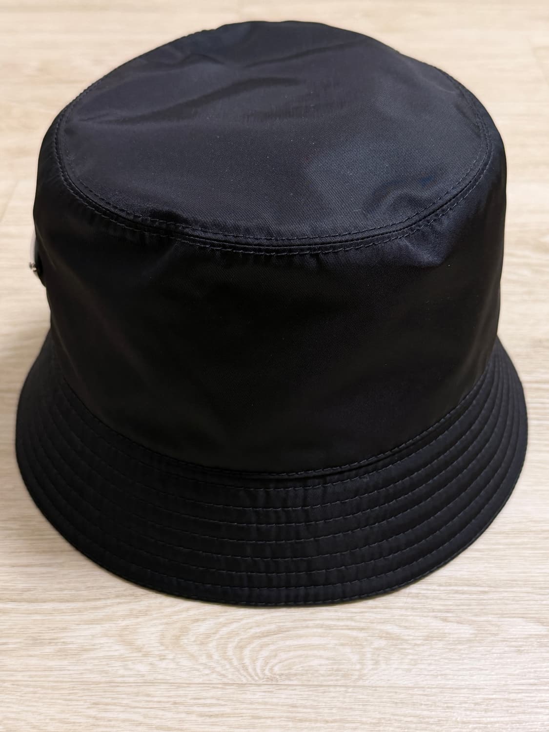 프라다 리나일론 버킷 햇 상품이미지4