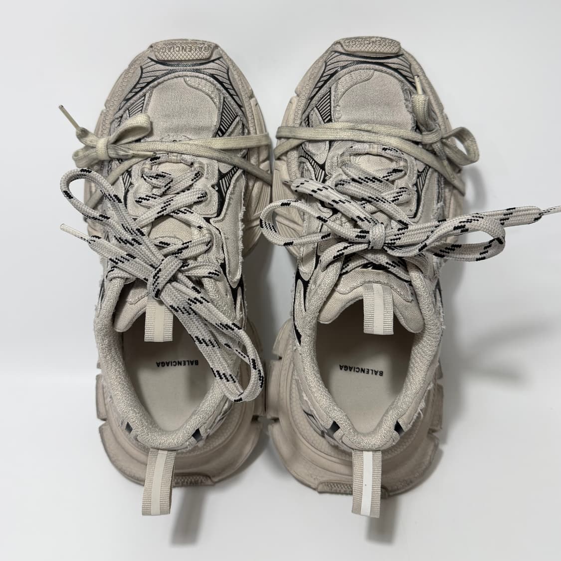 발렌시아가 더티 컷 아웃 3XL 스니커즈 (255 260)  상품이미지6