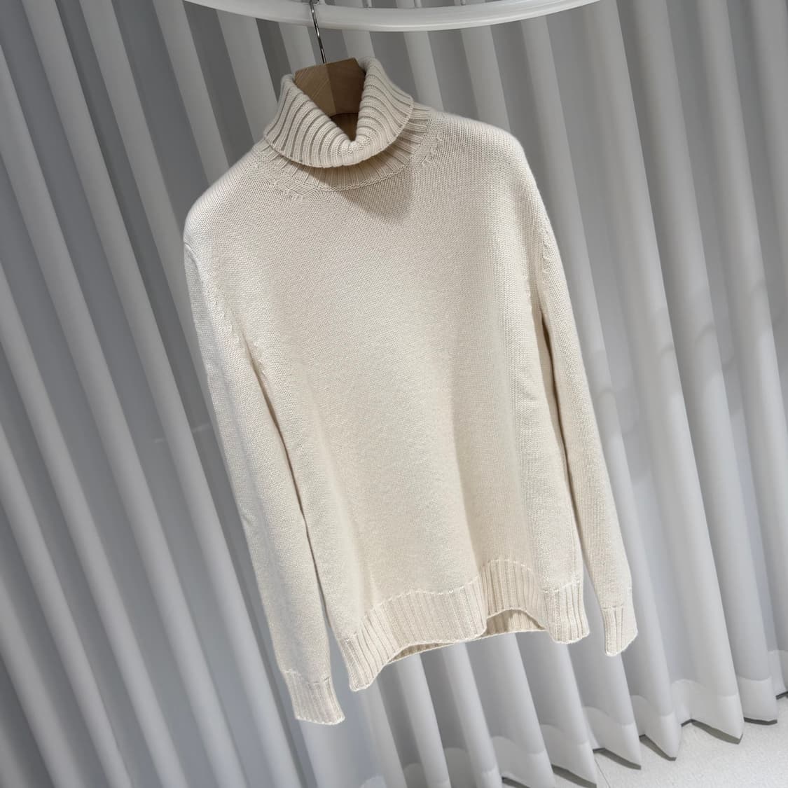 (A+/50) / 로로피아나 터틀넥 캐시미어 니트 아이보리 상품이미지3