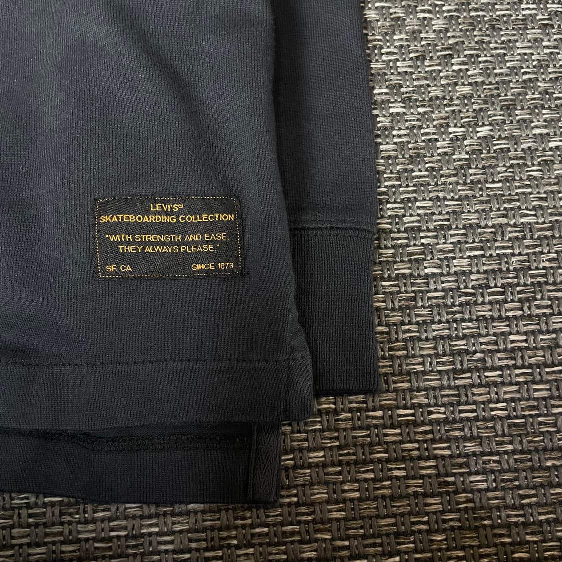 리바이스 블랙 화이트 단가라 카라 맨투맨 L 상품이미지5