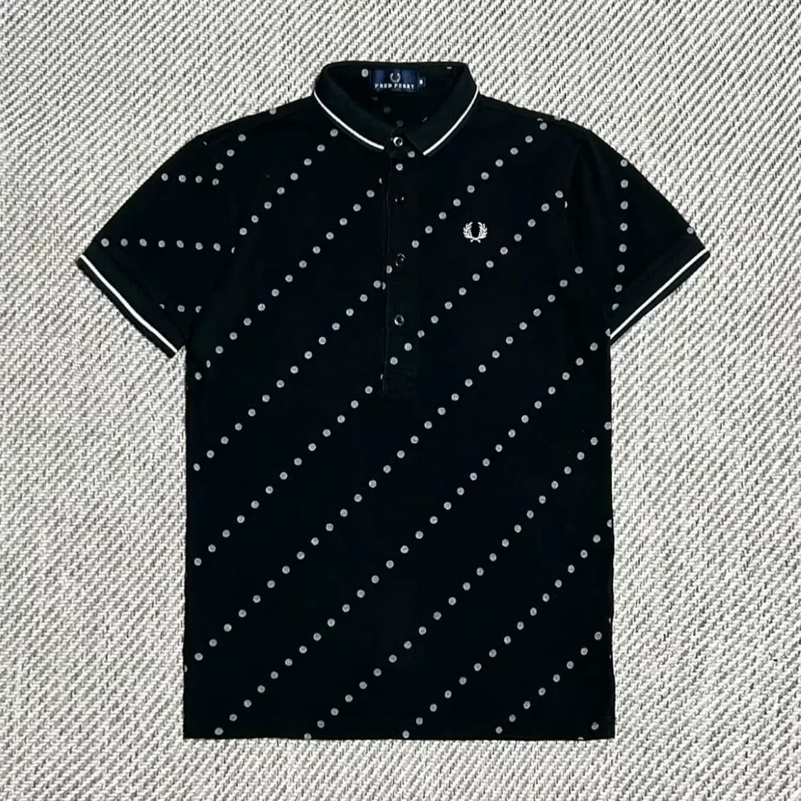 [S] Fredperry 프레드페리 도트 블랙 반팔 카라티 상품이미지1