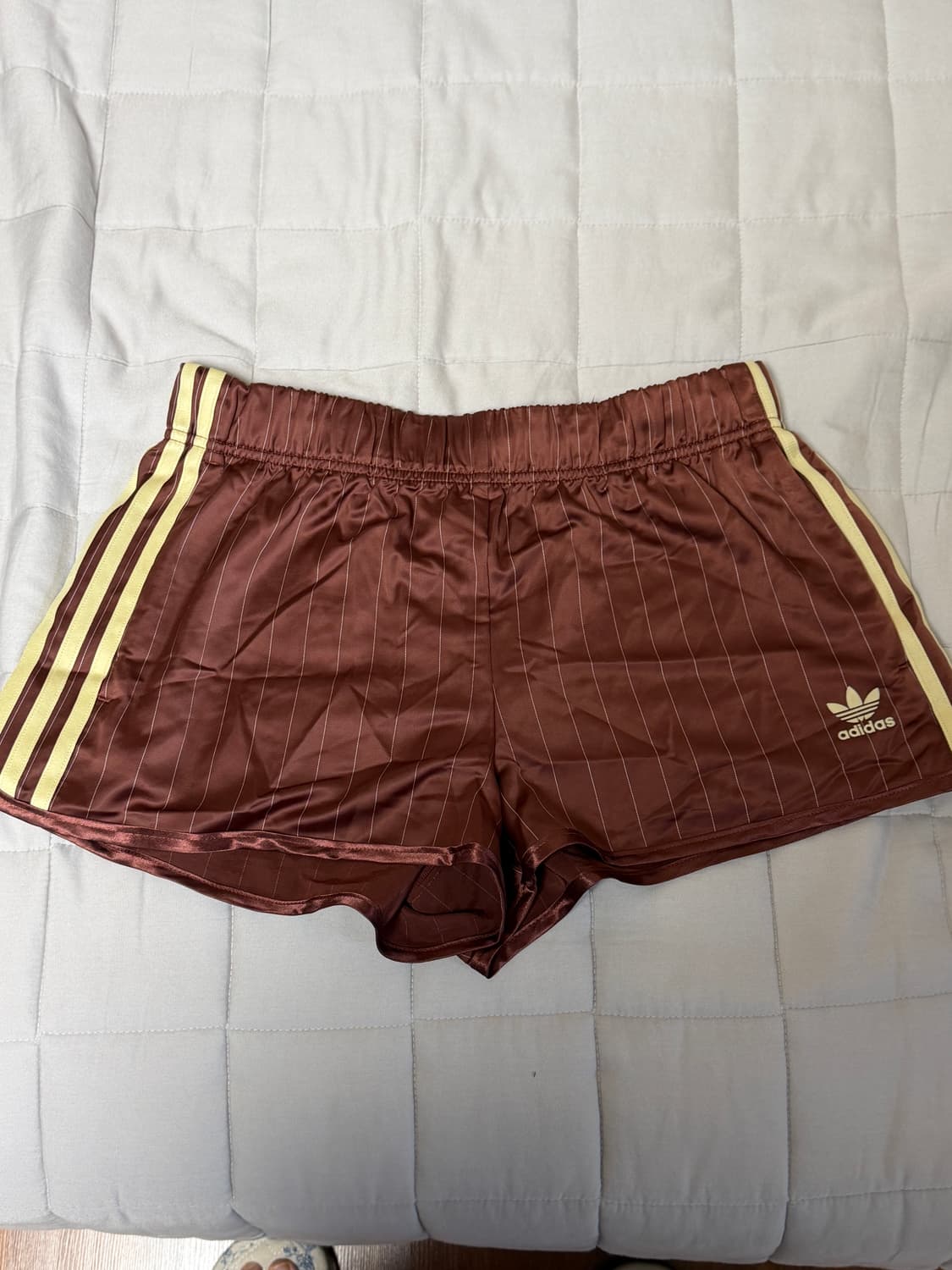 아디다스 핀스트라이프 새틴 숏팬츠 브라운 XL 상품이미지2