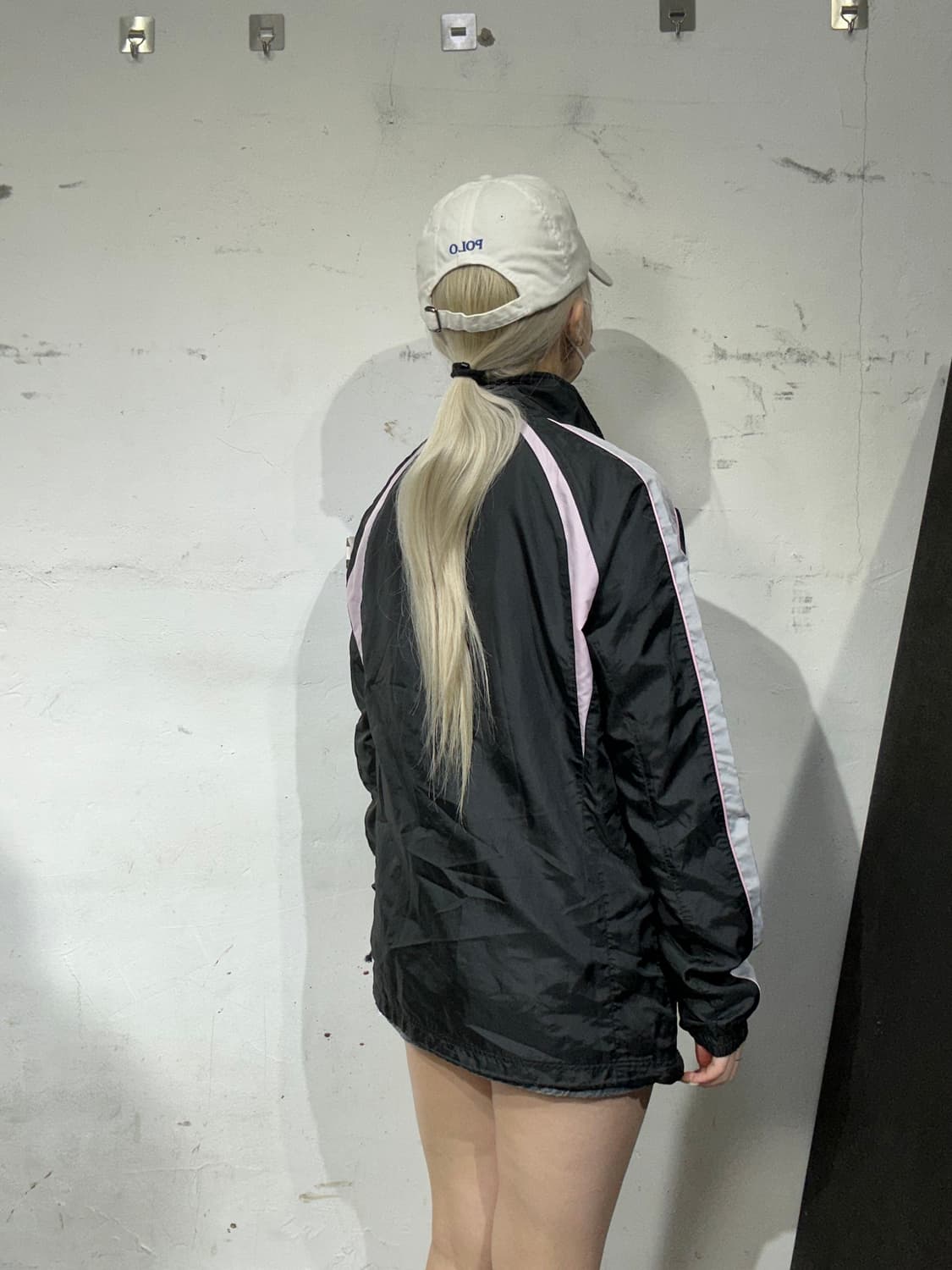 푸마 블랙 핑크 사이드 라인 로고 오버핏 트랙 자켓 L 상품이미지3