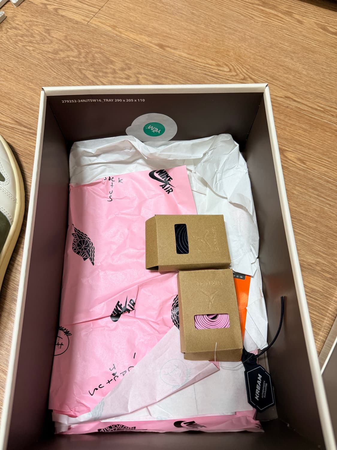 [255] 조던 1 x 트래비스 스캇 레트로 로우 OG SP 리버스 올리 상품이미지5