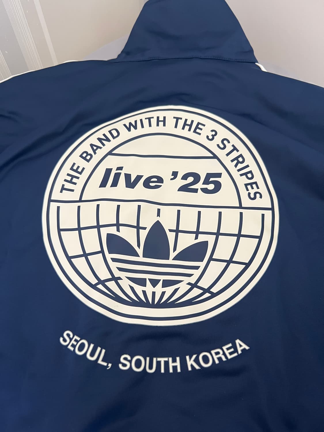 M 오아시스 아디다스 서울 마킹 트랙탑 머천 상품이미지1