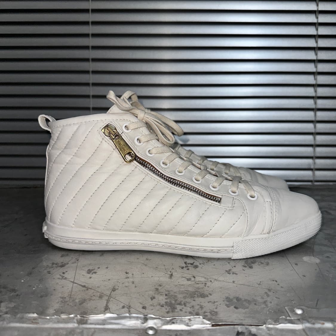 00s 미우미우 퀼팅 레더 포인트 토 하이탑 스니커즈 상품이미지5