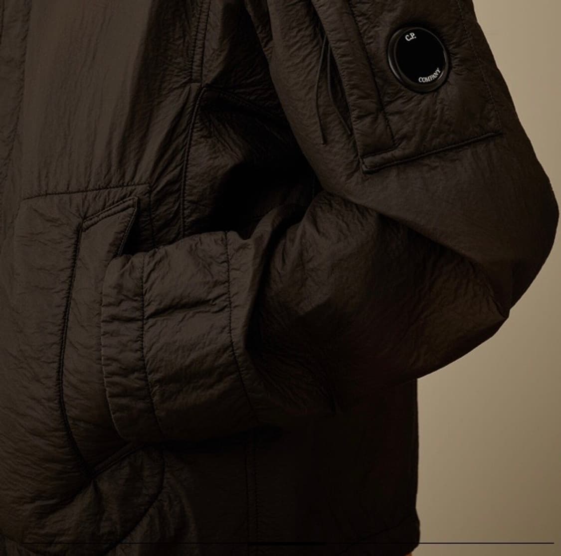 CP컴퍼니 펠트로 바이 필름 숏 자켓 블랙 판매합니다 상품이미지2