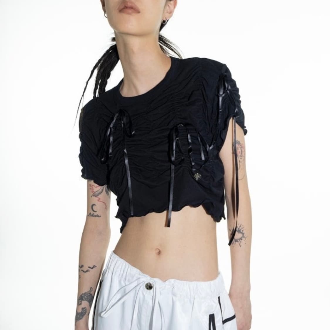 김미더영 리본 셔링 탑 G_RIBBON SHIRRING TOP / 블랙 상품이미지3