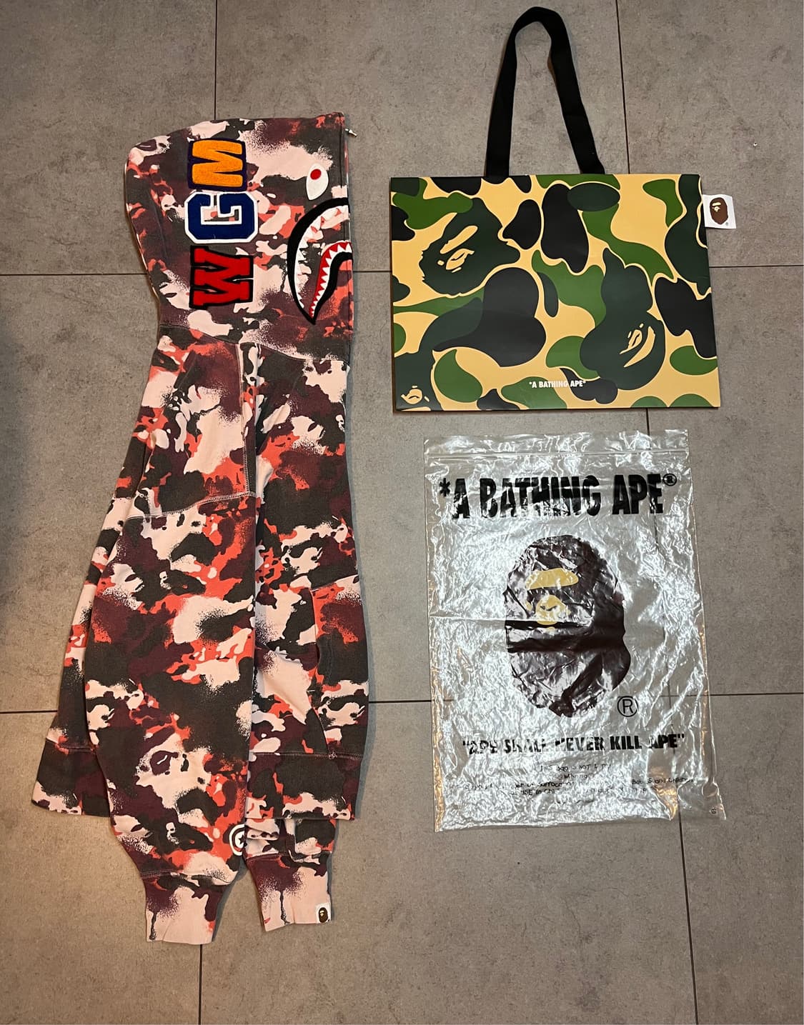 새상품급) 베이프 맵카모 적계 샤크 후드집업  상품이미지1