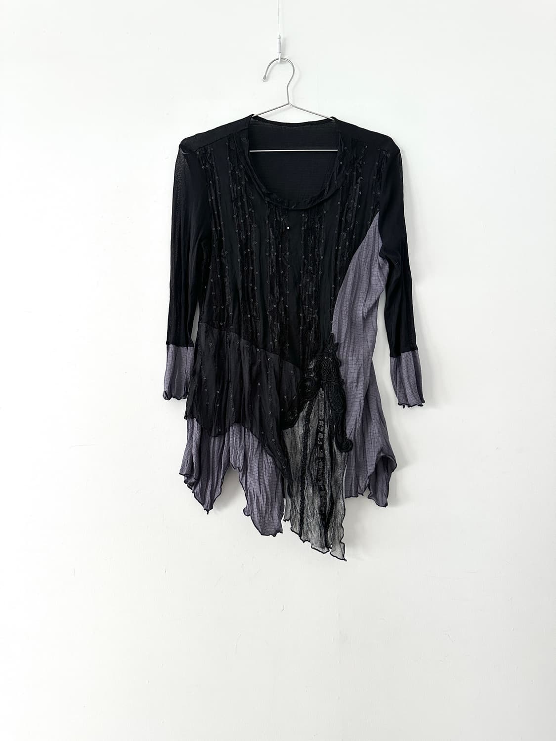 Beads rose top / black & grey & silver 상품이미지1