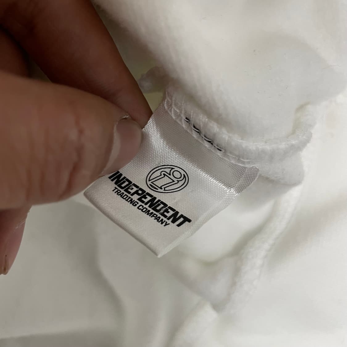 안티소셜클럽 레인보우 로고 후드티 화이트 상품이미지7