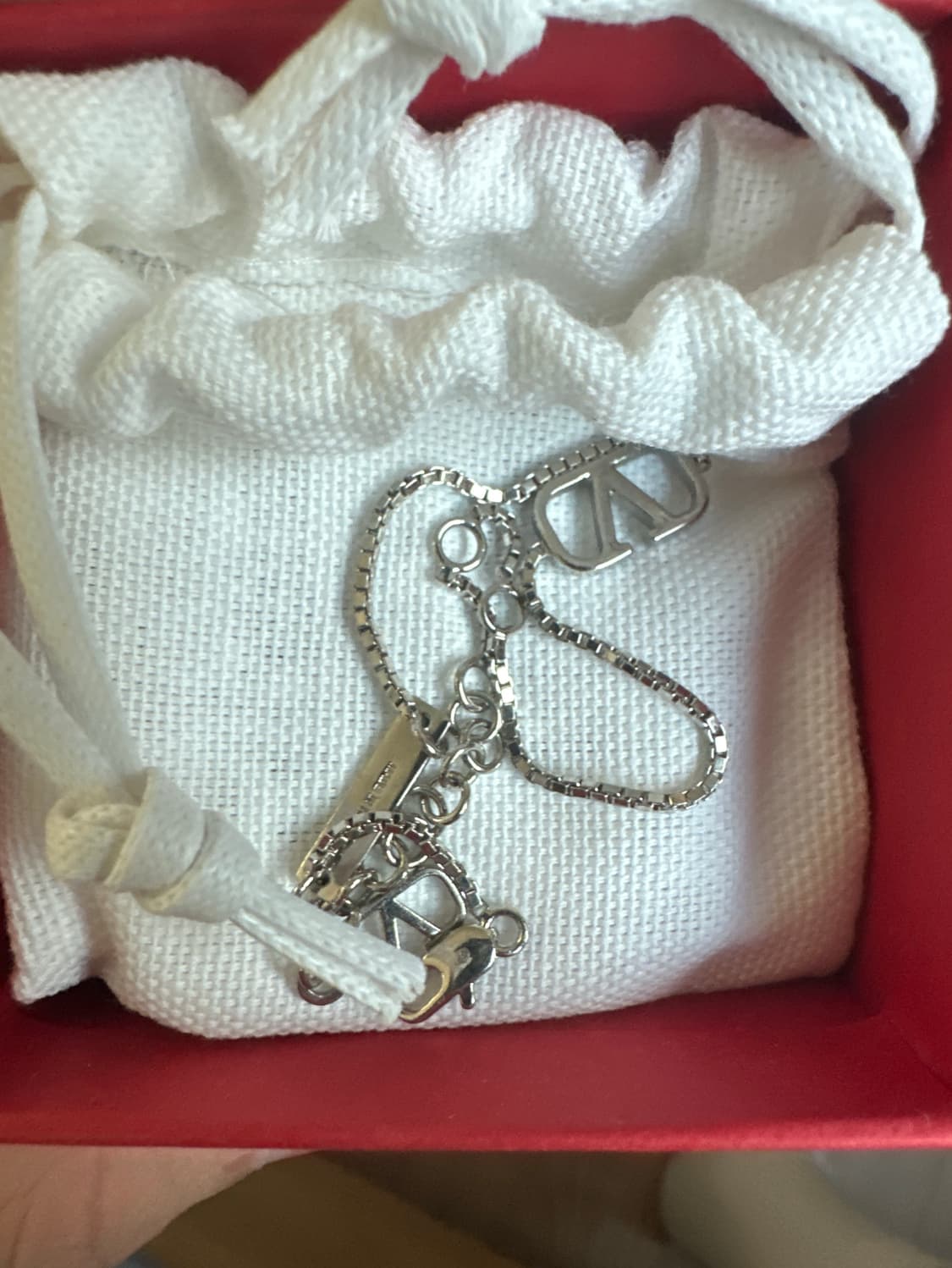 발렌티노 브이로고 시그니처 팔찌 상품이미지2