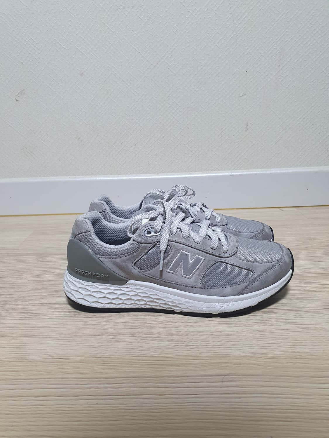 뉴발란스 1880 프레쉬폼 운동화 250 상품이미지1