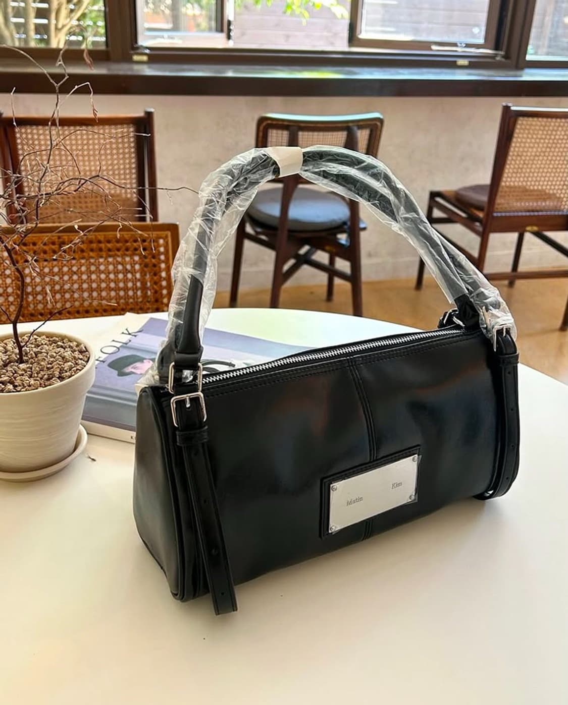 [OS] 마뗑킴 버클 스트랩 숄더백 블랙 상품이미지4