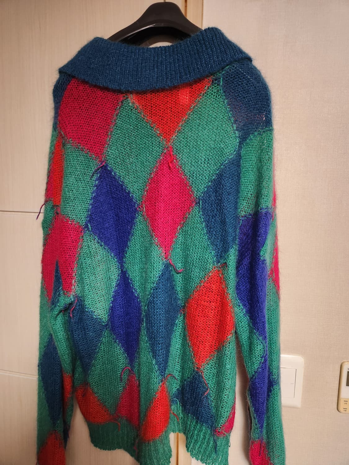 앤더슨벨  키드모헤어 아가일 가디건 카키 XL 상품이미지8