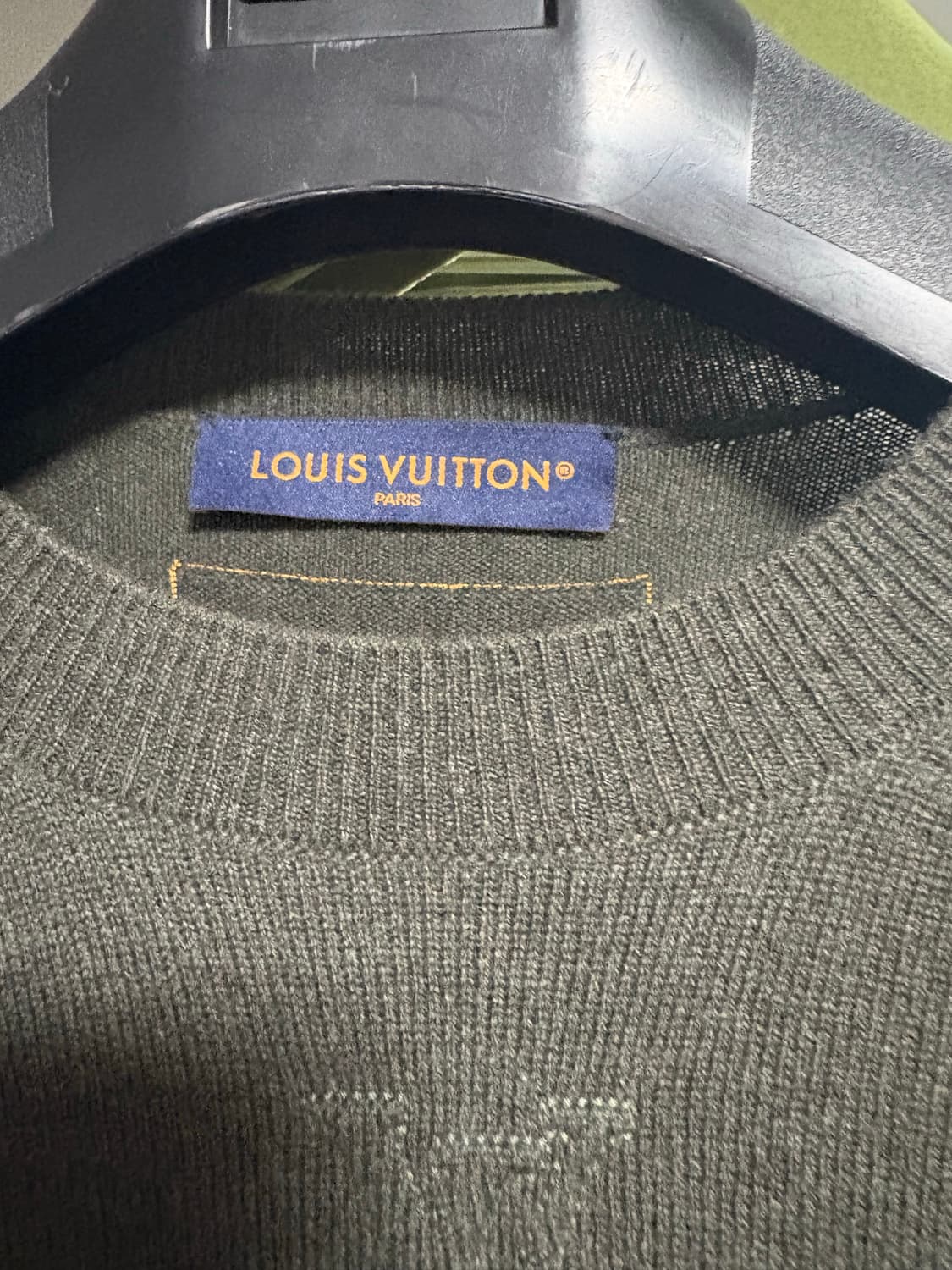 루이비통 LV 엠보싱 남성 니트 백화점판 상품이미지2