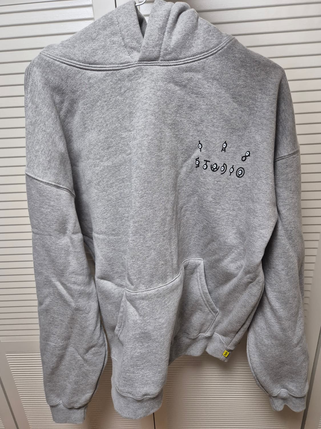 아이앱 스튜디오 x 포켓몬 안농 후드 그레이 L 상품이미지2