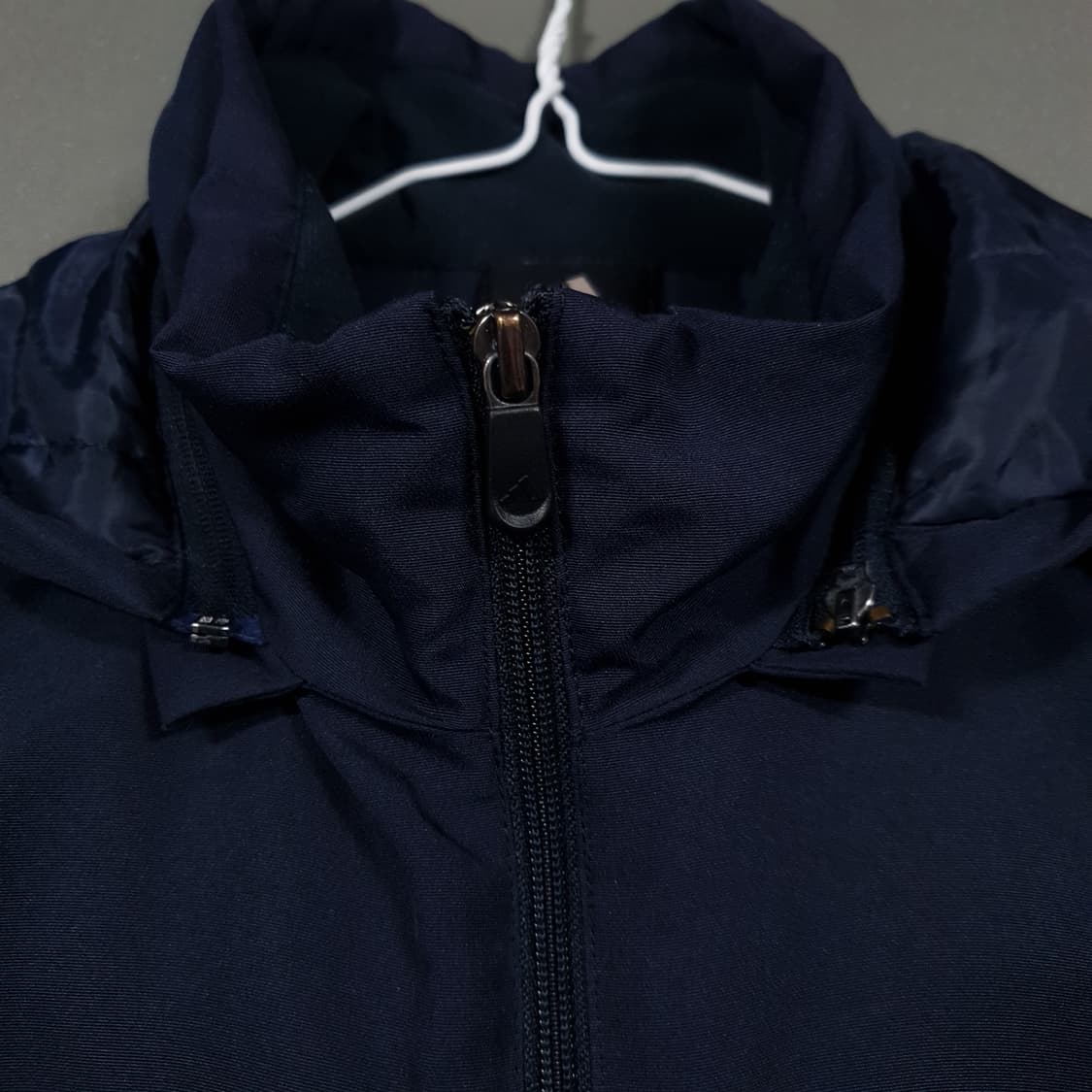 XL) 아디다스 올드스쿨 하늘색 누빔 삼선 네이비 패딩 수트 자켓 상품이미지4