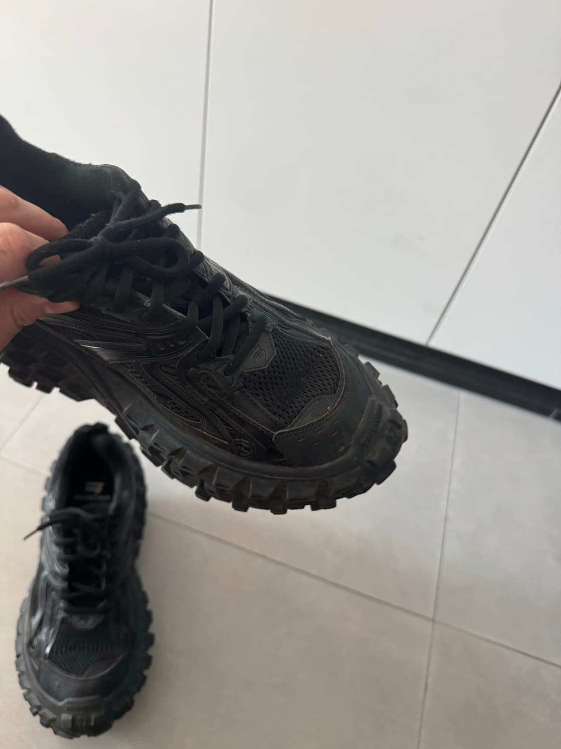 발렌시아가 디펜더42 상품이미지2