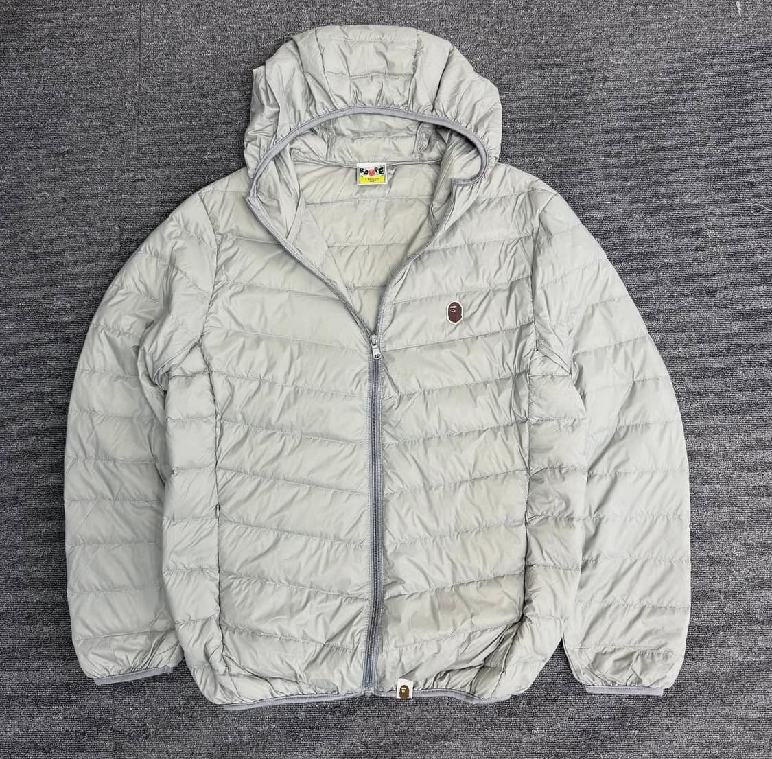 베이프 경량패딩 그레이 상품이미지1