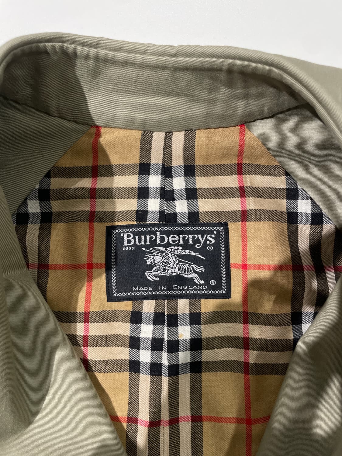 버버리 라이트 올리브 벨티드 트렌치 코트 상품이미지7