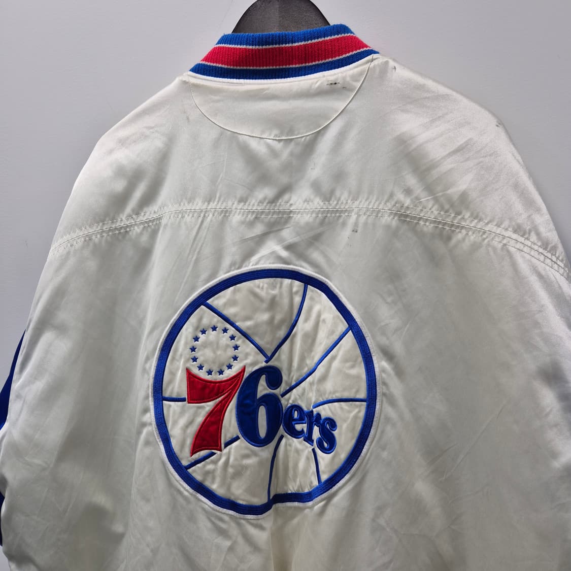 NBA 필라델피아 세븐티식서스 하드우드 클래식 사틴 바시티 자켓 L 상품이미지4