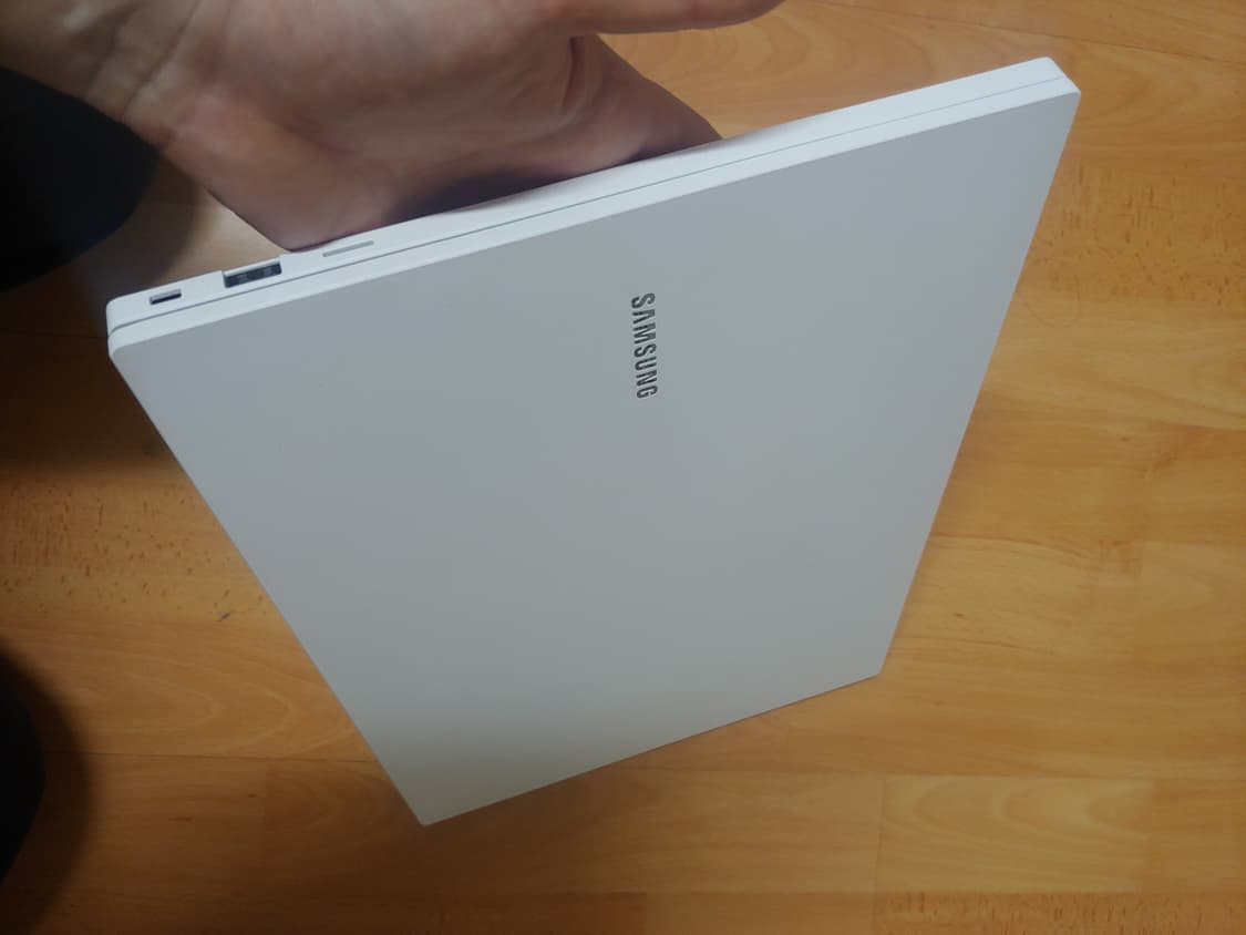 삼성 노트북 플러스2 NT500XDZ 상품이미지5