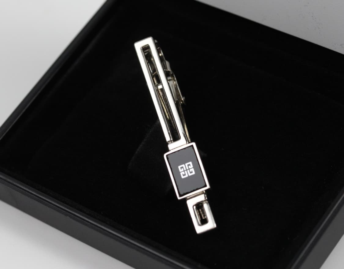 지방시 B+등급 5cm 남자 명품 넥타이핀 상품이미지1