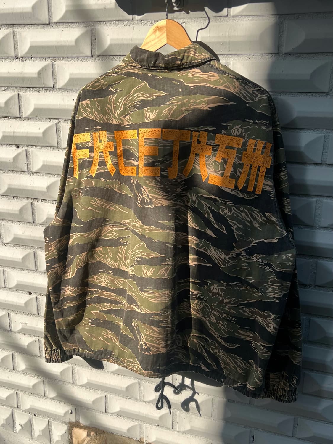 Facetasm Tiger Camo Coach Jacekt 상품이미지2