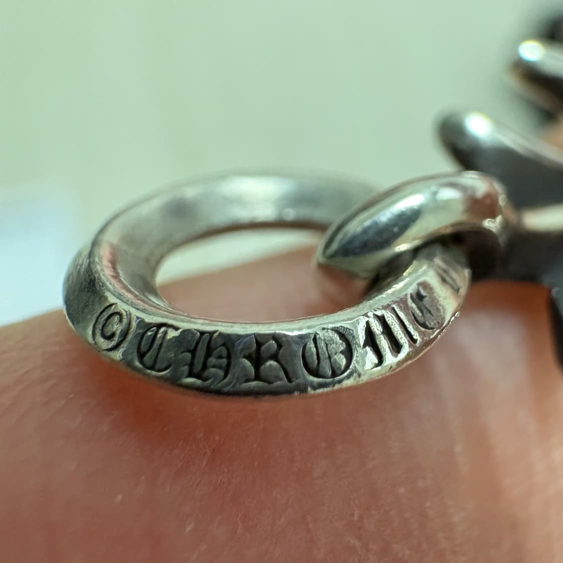 크롬하츠 타이니 크로스 펜던트 상품이미지4