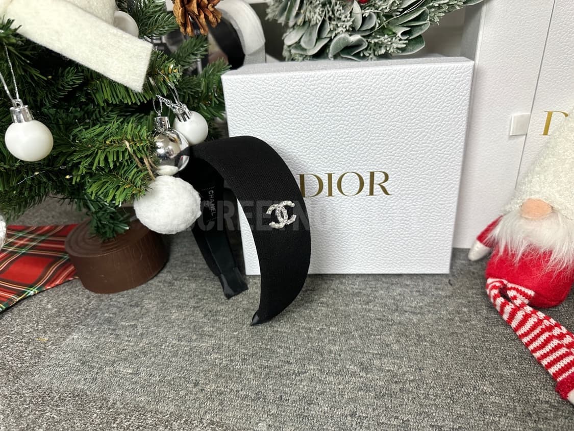 샤넬 진주 큐빅 머리띠 블랙 상품이미지5