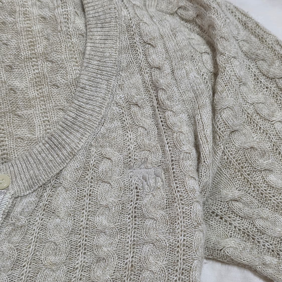 아베크롬비 핀터레스트 오트밀 브이넥 유넥 딱붙 니트 y2k 상품이미지4