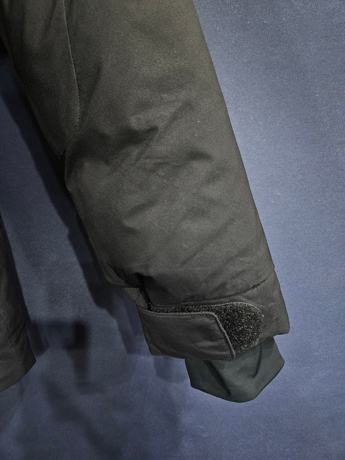 아이더 블랙컬러 남성 95 구스다운 대장급 패딩  상품이미지5