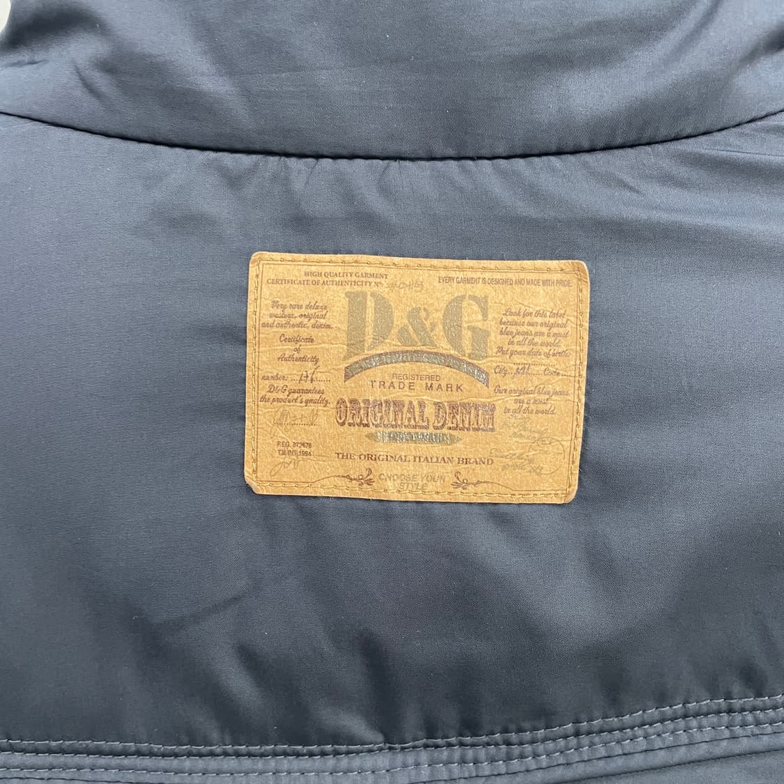 돌체 앤 가바나 네이비 패딩 상품이미지3