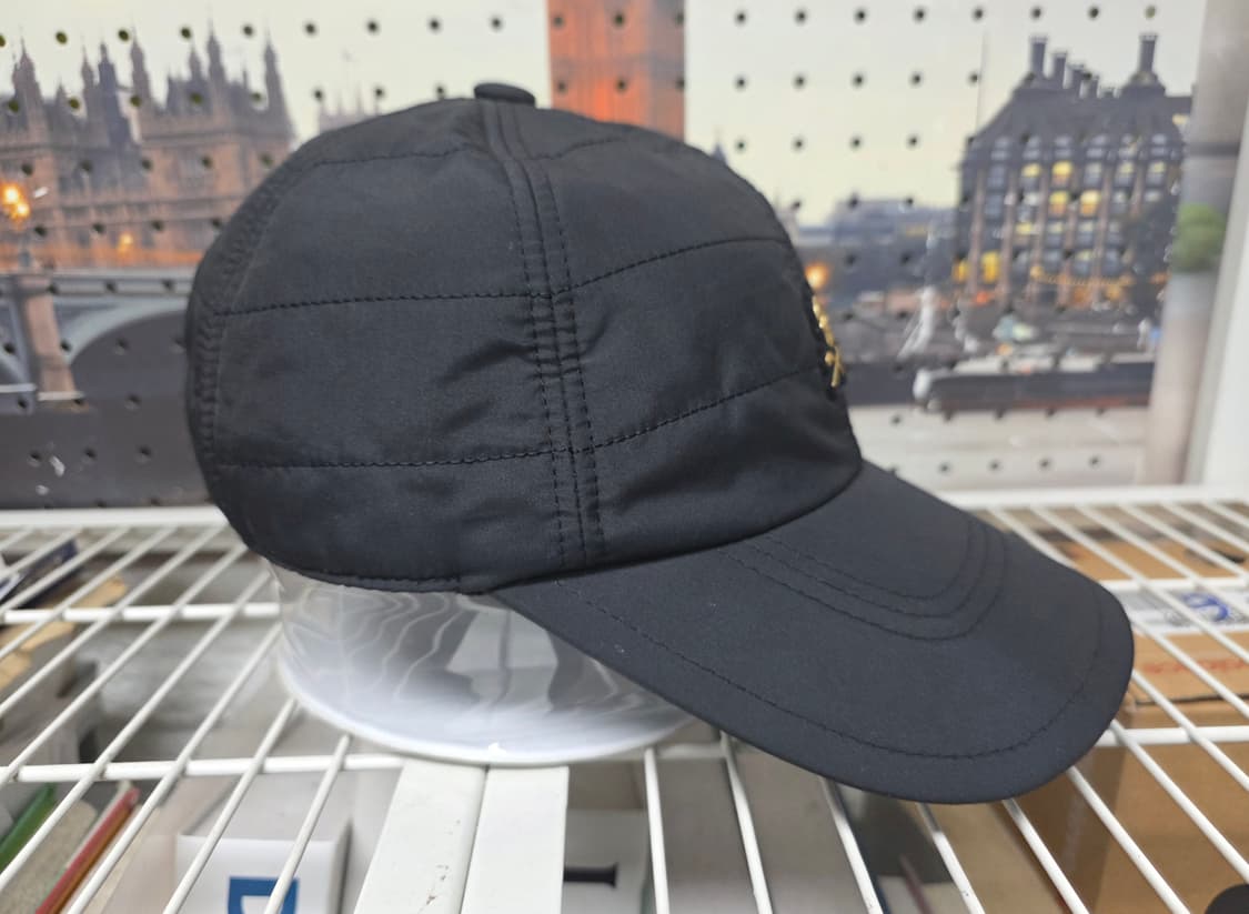 마크앤로나 겨울골프모자 패딩 퀼팅 스컬로고 골프캡 KG57 상품이미지3