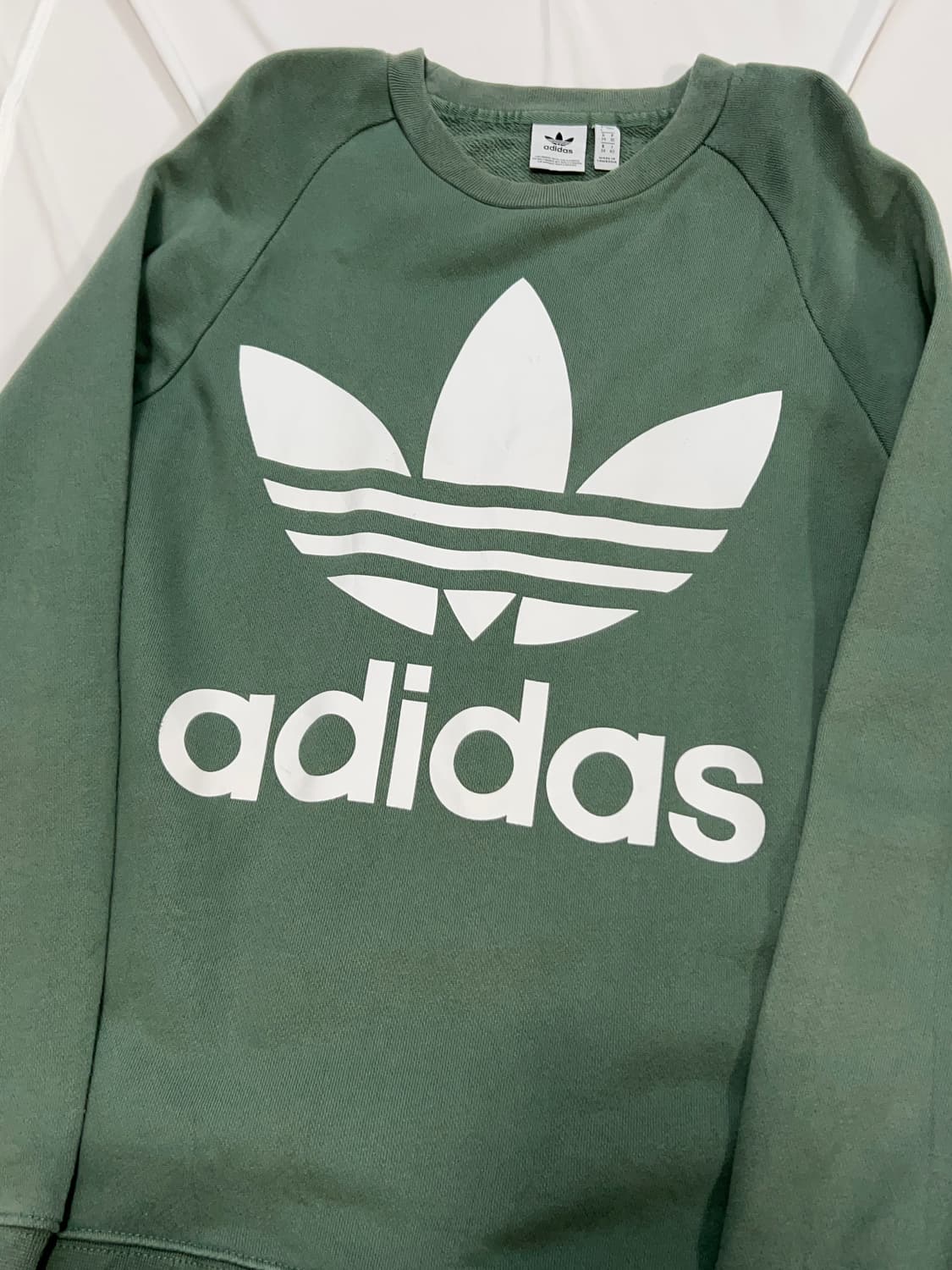 아디다스 뮤트카키 맨투맨 상품이미지1