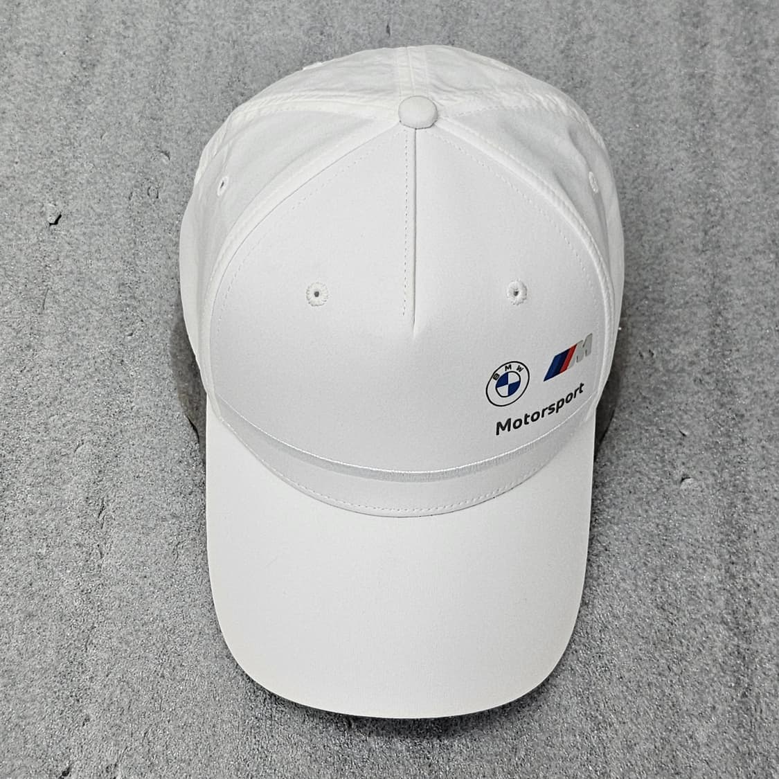 미착용 BMW M Motorsport 로고가 멋스럽게 새겨진 흰색 볼캡 상품이미지1