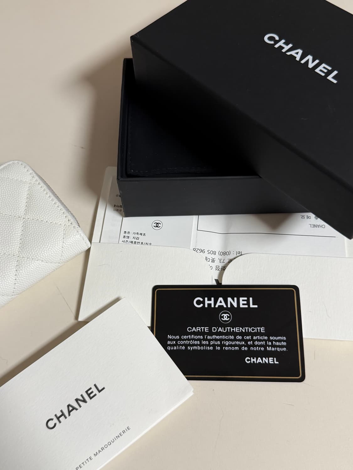 샤넬(Chanel) 캐비어 지퍼돌이 카드 지갑 화이트 + 샴페인골드 상품이미지2