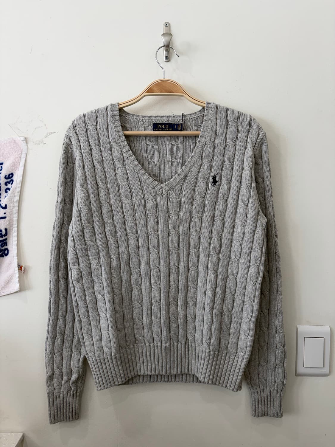 243. 폴로 브이넥 꽈배기 니트 상품이미지1