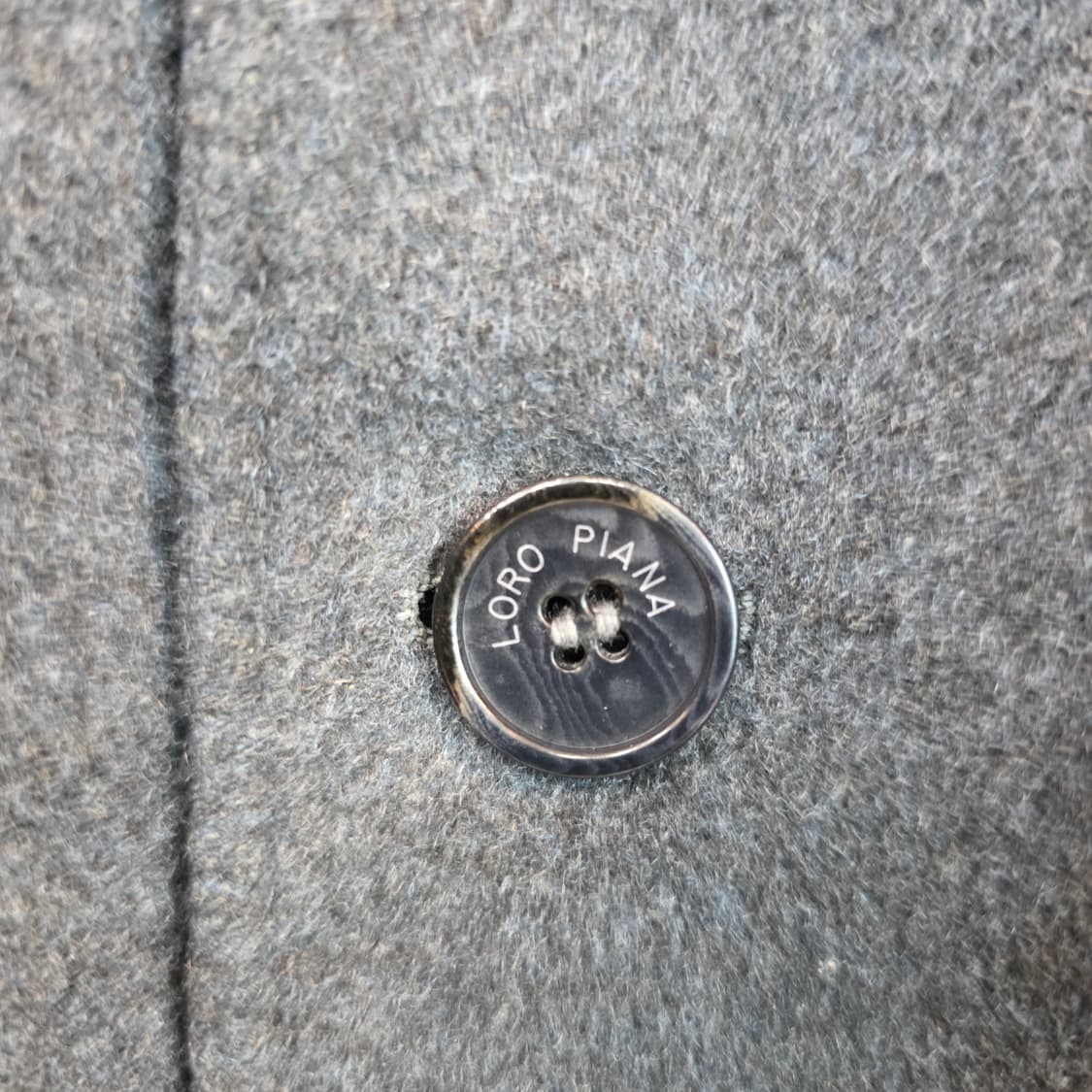 [정품] 로로피아나 캐시미어 100% 코트 (표기 S / M 추천) 상품이미지3