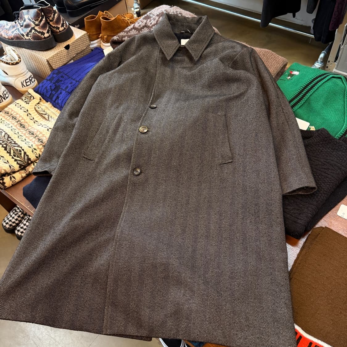 TAUPE 헤링본  싱글 브레스트 수티앵 칼라 오버코트 상품이미지1