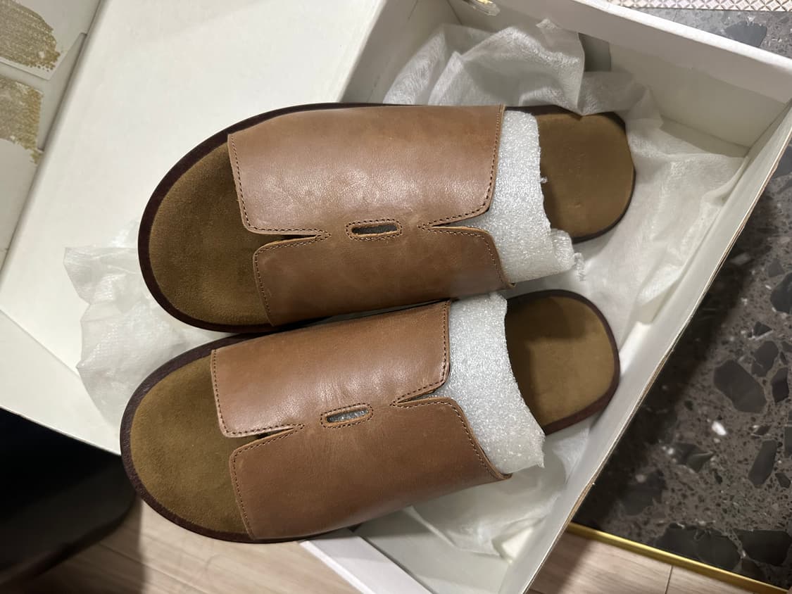 새상품)마뗑킴 스티치 슬라이드 샌들 브라운240 상품이미지1