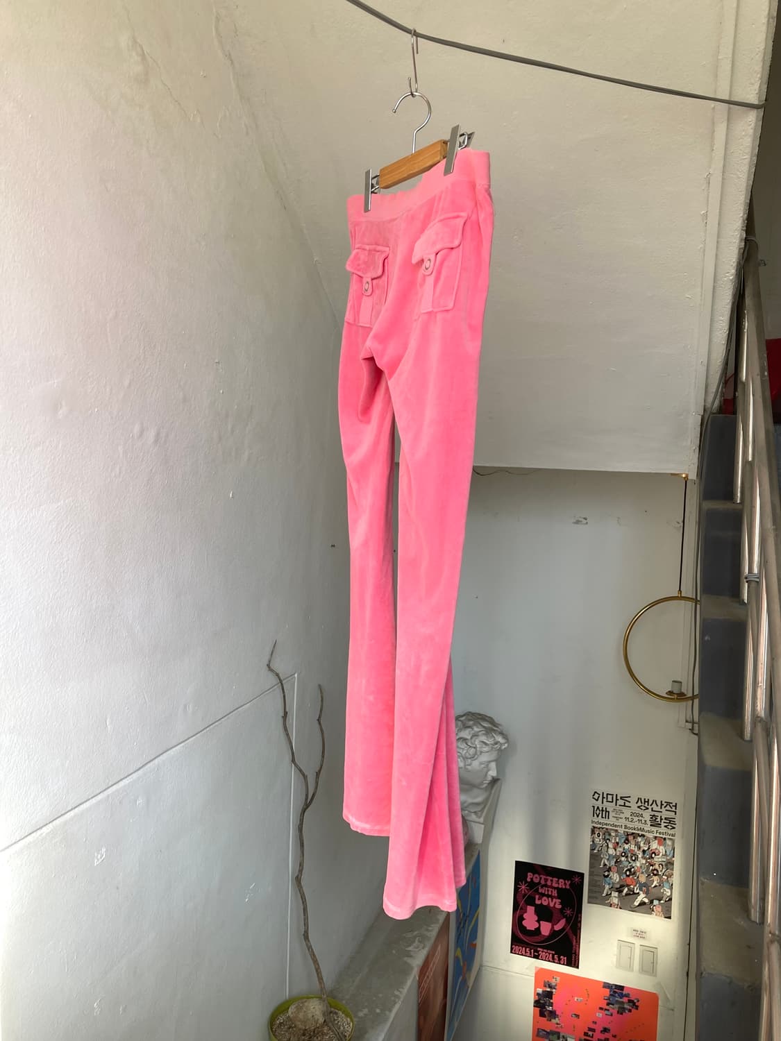 쥬시 꾸뛰르 벨벳 로우라이즈 부츠컷 팬츠 상품이미지7