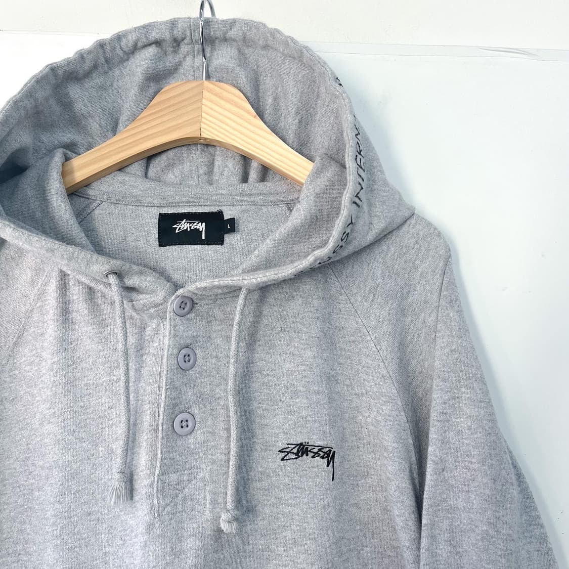 스투시 제팬 라인 스탁로고 3버튼 풀오버 그레이 후듵 상품이미지3