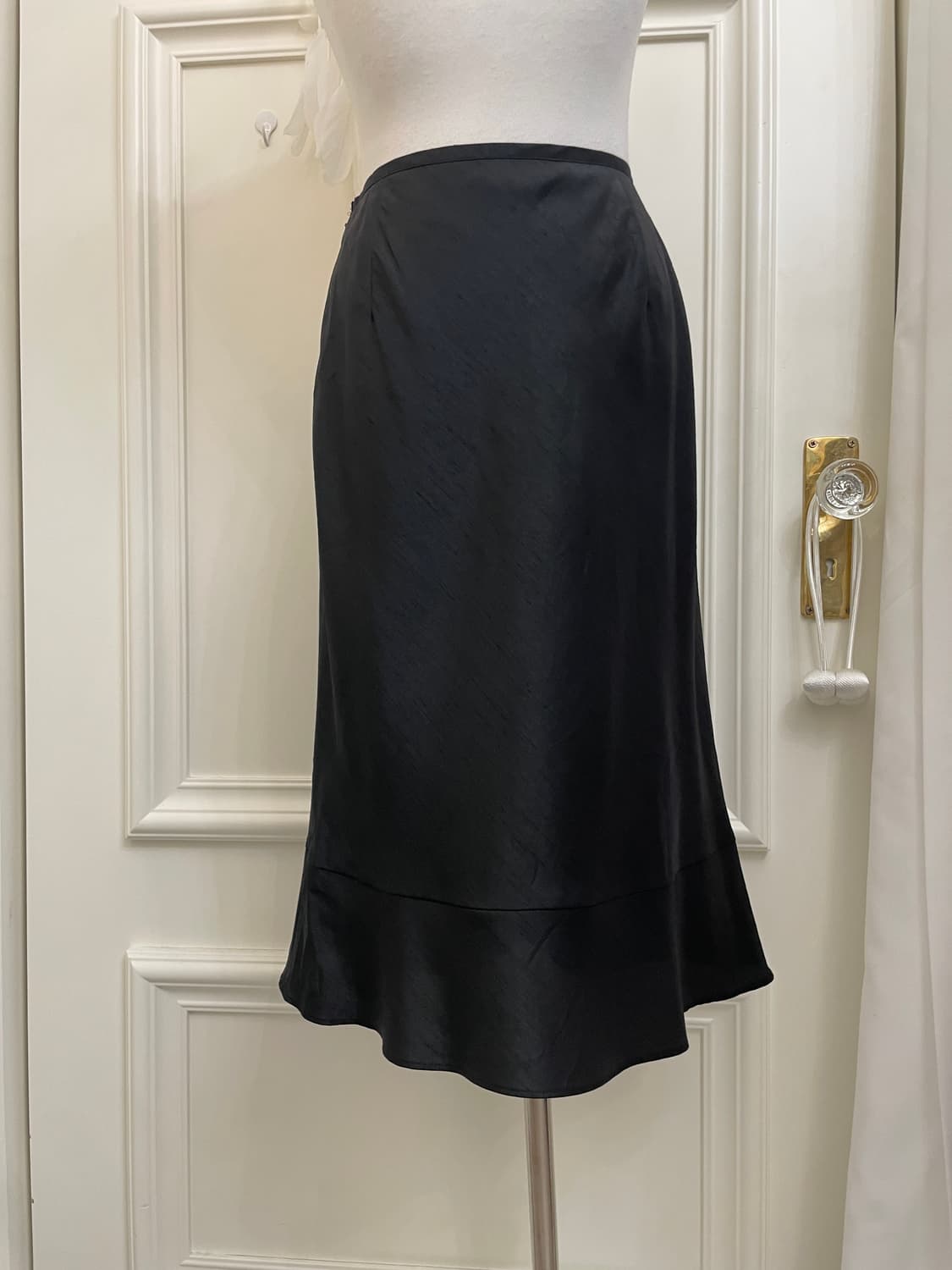 black basic flare line skirt(size-38) 상품이미지4